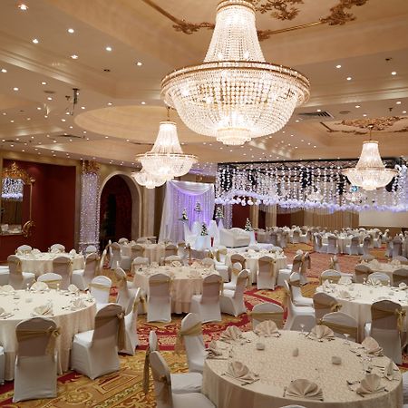 Pyramisa Suites Hotel Cairo Giza Exterior photo The ballroom at the hotel