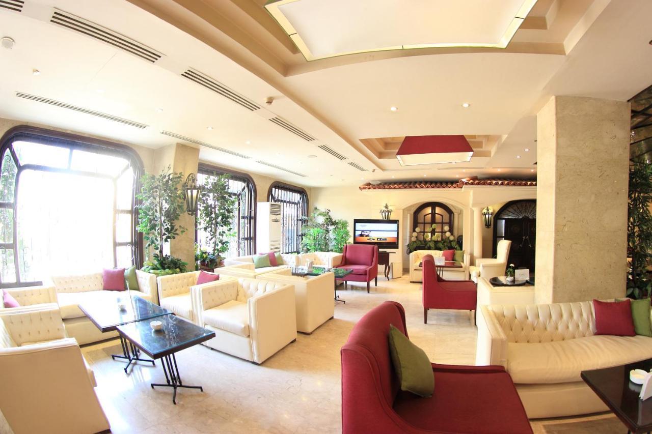 Pyramisa Suites Hotel Cairo Giza Exterior photo The lounge area